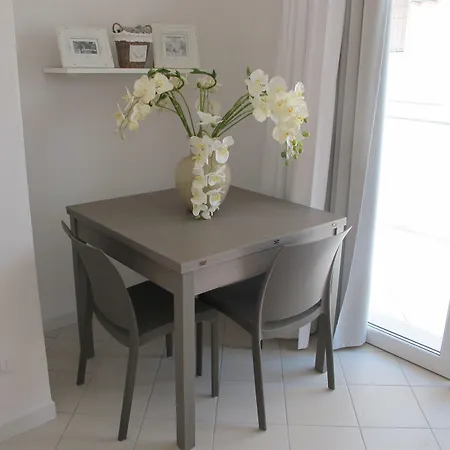 Guest House Suite 3* Όλμπια