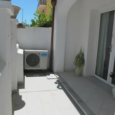 Guest House Suite Πανσιόν 4*