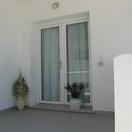 Guest House Suite 4* Όλμπια