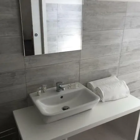 Guest House Suite 4* Όλμπια